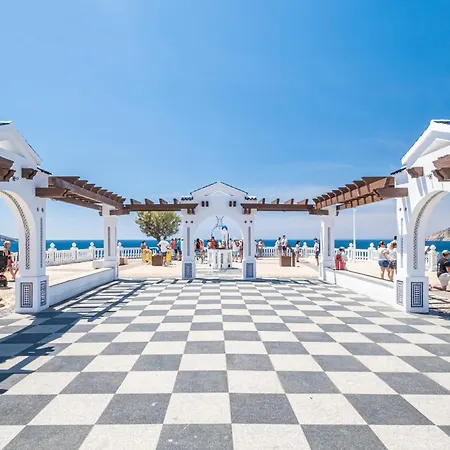 Apartahotel La Rosita Old Town B-21